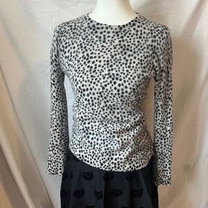 Lightweight Cashmere Black and Gray Spotted Sweater
